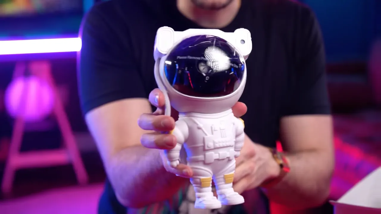 Astronaut Projector Review